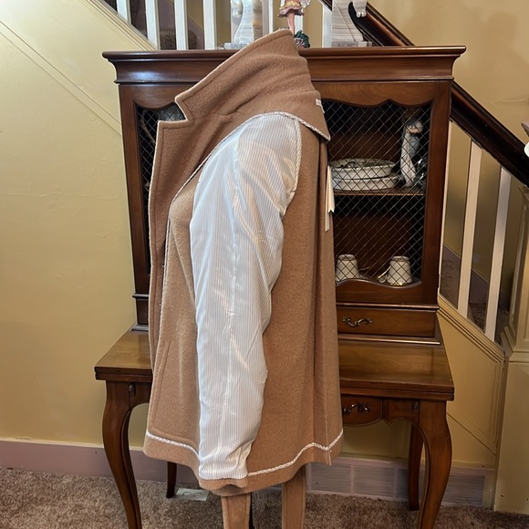 Veronica Beard NWT 100% Wool Camel Bjorn Belted 3 Button Coat. Size XL. NWT - Picture 12 of 16